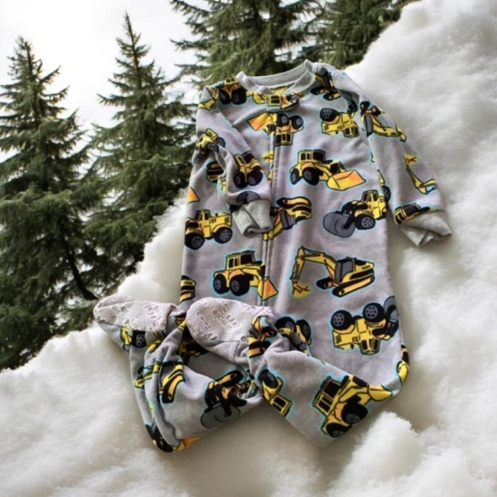 Carter’s simply joys boys onesie with bulldozer prints. Winter size 18 mo